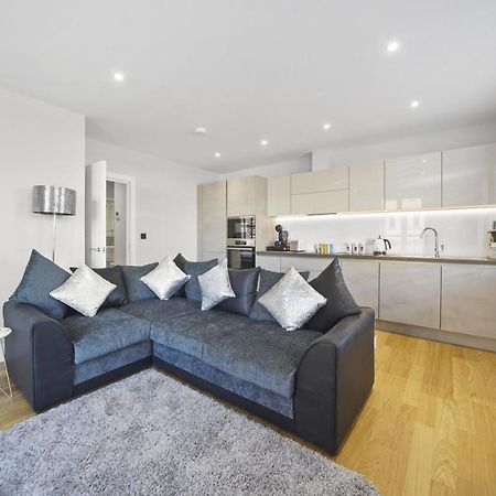 Flat 1 Bridge House Apartment Staines-upon-Thames Екстериор снимка