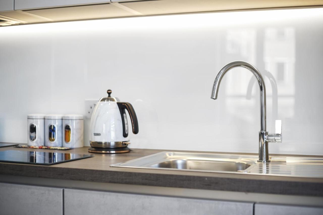 Flat 1 Bridge House Apartment Staines-upon-Thames Екстериор снимка
