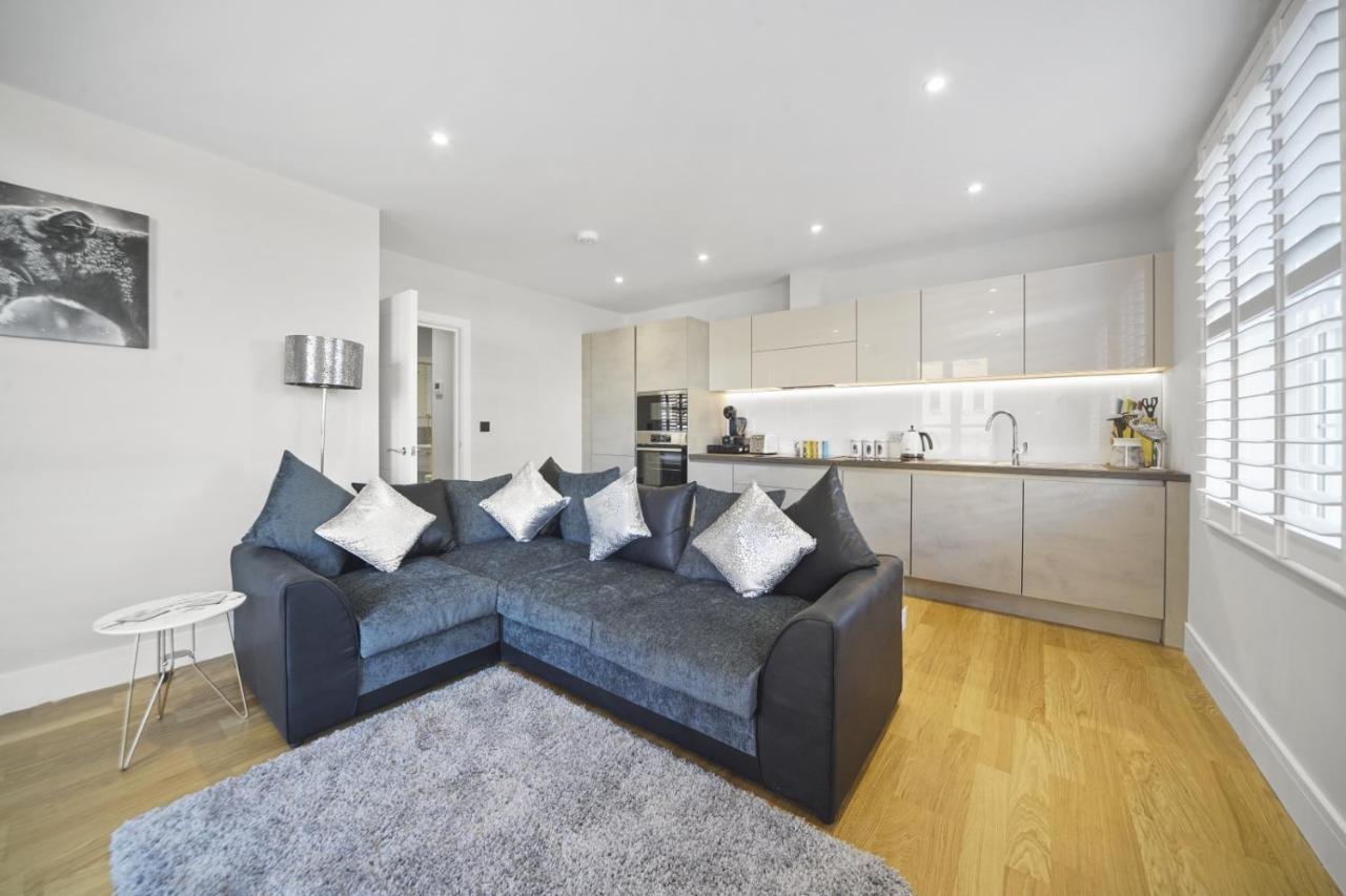 Flat 1 Bridge House Apartment Staines-upon-Thames Екстериор снимка
